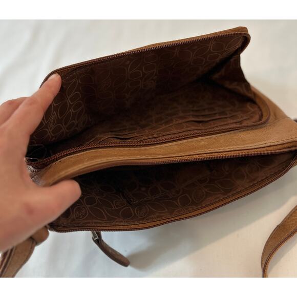 Fossil women's Small Multi Compartment Tan Leather Crossbody - Picture 5 of 5